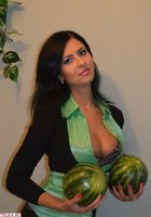 Бабы фиксируют свои голые тела на камеру 8 фото Бабы фиксируют свои голые тела на камеру 8 фото