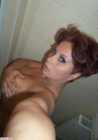 Бабы фиксируют свои голые тела на камеру 3 фото Бабы фиксируют свои голые тела на камеру 3 фото