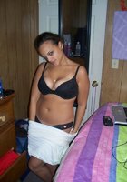 Молоденькая толстушка играется с большими сиськами и вагиной 6 фото Молоденькая толстушка играется с большими сиськами и вагиной 6 фото