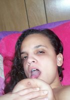 Молоденькая толстушка играется с большими сиськами и вагиной 27 фото Молоденькая толстушка играется с большими сиськами и вагиной 27 фото