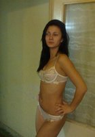 Дачница, страдая от скуки, решила пофоткаться без лифчика 12 фото Дачница, страдая от скуки, решила пофоткаться без лифчика 12 фото