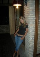 Девушка делает минет своему мужчине в небольшой комнате 2 фото Девушка делает минет своему мужчине в небольшой комнате 2 фото