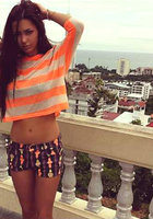 Юная скромница показывает свою идеальную грудь 4 фото Юная скромница показывает свою идеальную грудь 4 фото