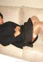 Зрелая баба в белом белье на диване светит большой жопой 12 фото Зрелая баба в белом белье на диване светит большой жопой 12 фото