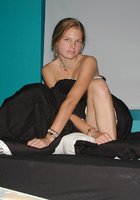 Студентка исполняет стриптиз перед любимым 18 фото Студентка исполняет стриптиз перед любимым 18 фото