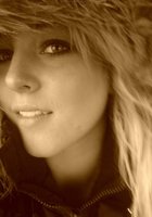 Молодая девушка показала маленькие сиськи 1 фото Молодая девушка показала маленькие сиськи 1 фото