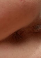 Стройная барышня демонстрирует волосатую письку в лесу 16 фото Стройная барышня демонстрирует волосатую письку в лесу 16 фото