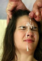 Женщина демонстрирует сперму в промежности 11 фото Женщина демонстрирует сперму в промежности 11 фото