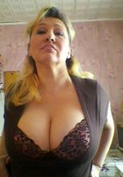 Женщины позируют в нижнем белье и без трусов 26 фото Женщины позируют в нижнем белье и без трусов 26 фото