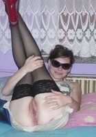 Цыпочка в солнечных очках сосет дома член 2 фото Цыпочка в солнечных очках сосет дома член 2 фото