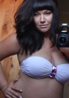 Телочки снимают трусики, чтобы показать свои вагины 25 фото Телочки снимают трусики, чтобы показать свои вагины 25 фото