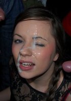 Молодую девушку обкончали прямо в ночном клубе 23 фото Молодую девушку обкончали прямо в ночном клубе 23 фото