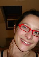 Беременная зрелка в очках дома светит большими дойками 1 фото Беременная зрелка в очках дома светит большими дойками 1 фото