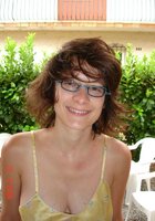 Беременная зрелка в очках дома светит большими дойками 3 фото Беременная зрелка в очках дома светит большими дойками 3 фото