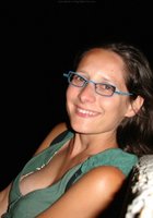 Беременная зрелка в очках дома светит большими дойками 5 фото Беременная зрелка в очках дома светит большими дойками 5 фото