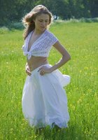 У голой блондинки малые половые губы большой длины 2 фото У голой блондинки малые половые губы большой длины 2 фото