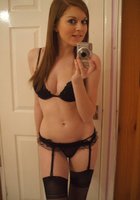 Крошка фоткает себя в зеркале 1 фото Крошка фоткает себя в зеркале 1 фото