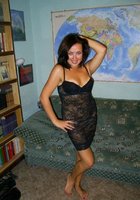 Брюнетка в сексуальном пеньюаре стоит в вызывающей позе 26 фото Брюнетка в сексуальном пеньюаре стоит в вызывающей позе 26 фото