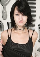 Худенькая брюнетка засунула в манду резиновый хер 4 фото Худенькая брюнетка засунула в манду резиновый хер 4 фото