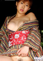 Стройная азиатка оголила красивые дойки для мужского журнала 9 фото Стройная азиатка оголила красивые дойки для мужского журнала 9 фото