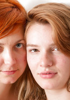 Полненькая рыжуха впустила в мохнатку пальцы молодой лесбиянки 16 фото Полненькая рыжуха впустила в мохнатку пальцы молодой лесбиянки 16 фото