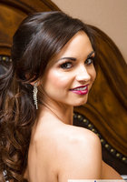 На кровати особа с потрепанным клитором развратничает в желтом белье 7 фото На кровати особа с потрепанным клитором развратничает в желтом белье 7 фото