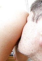 Дама с сочным очком насадилась влагалищем на мощный хер удовлетворителя 10 фото Дама с сочным очком насадилась влагалищем на мощный хер удовлетворителя 10 фото