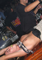 Давалки светят сисечками на публике во время летнего отдыха 13 фото Давалки светят сисечками на публике во время летнего отдыха 13 фото