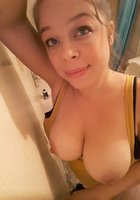 Красивые женщины выставляют напоказ большие сиськи и фотографируют их на камеру 8 фото Красивые женщины выставляют напоказ большие сиськи и фотографируют их на камеру 8 фото